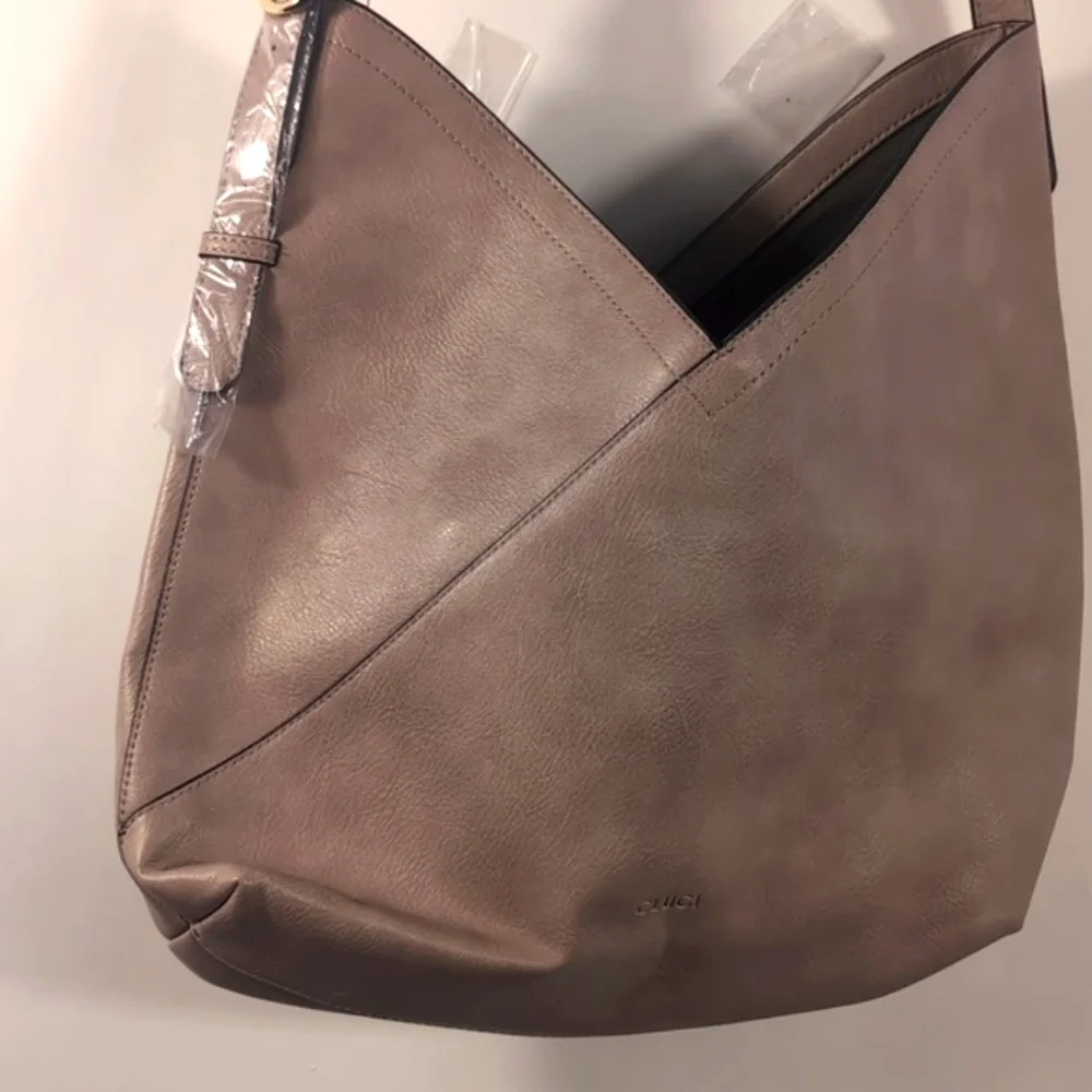 Cluci Chic Tan Shoulder Bag New with tags